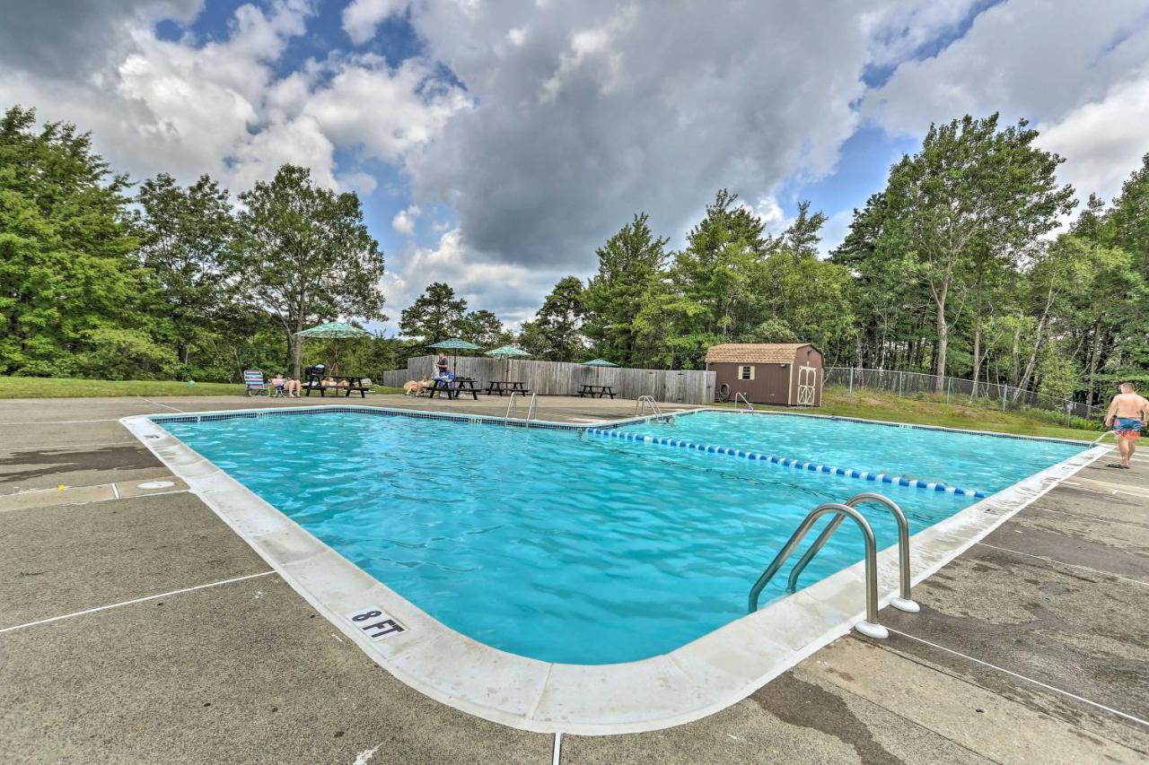 Peaceful Poconos Home With Lake And Pool Access! Long Pond Экстерьер фото